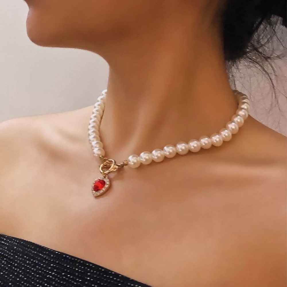 Elegant Red Heart Shape Pearl Necklace